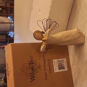 Willow Tree Angel of Happiness Box included